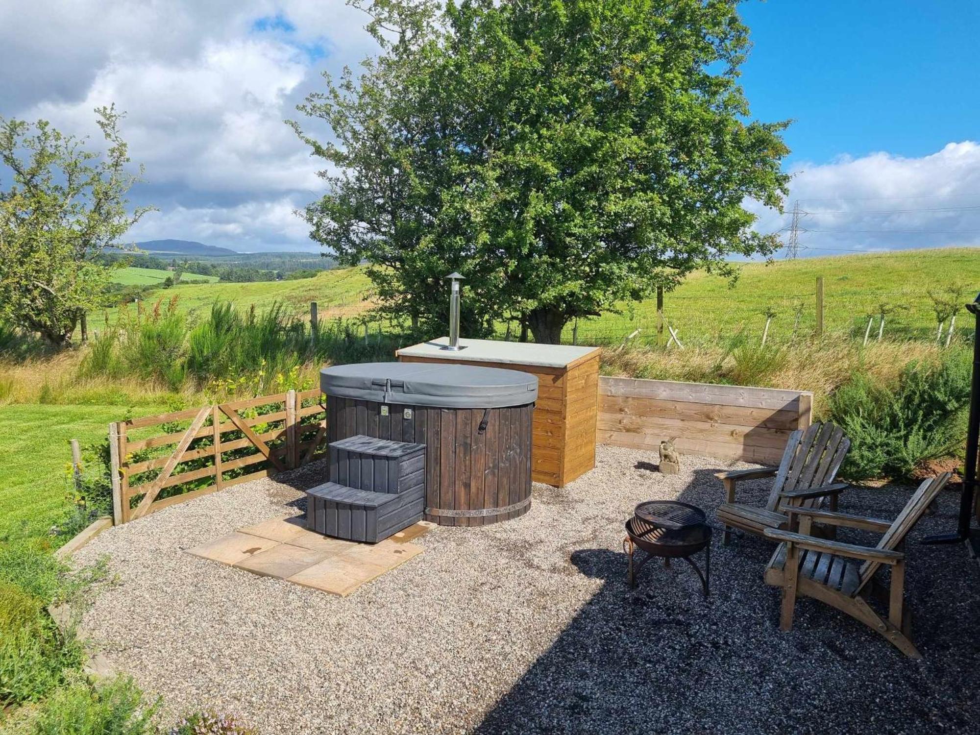 Luxury Glamping Pods - The Heft & The Hirsel Lägenhet Glasgow Exteriör bild